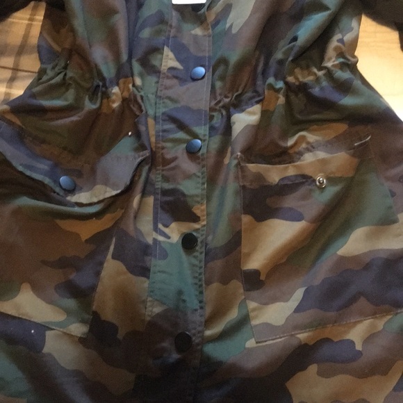 Too big - Picture 2 of 3